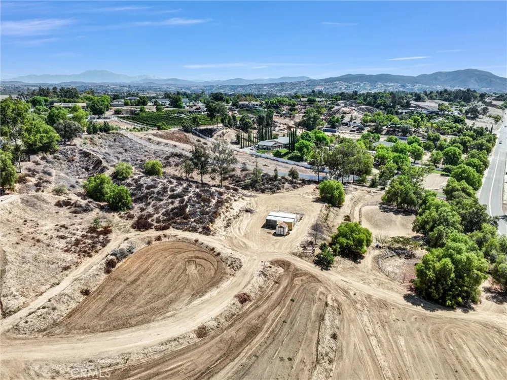 35120 Calle Nopal Temecula, CA 92592