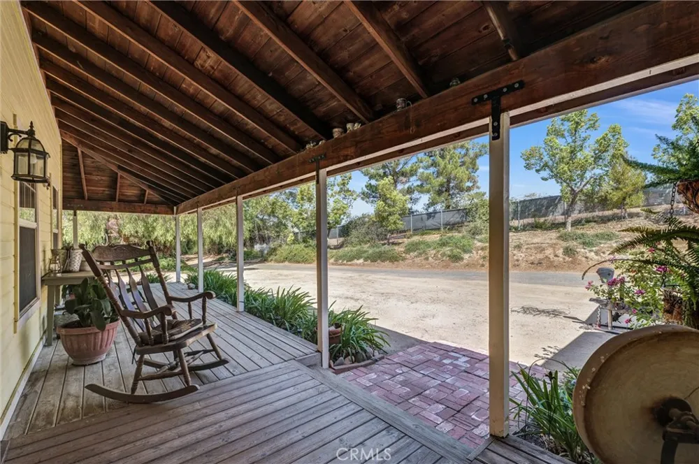 35120 Calle Nopal Temecula, CA 92592