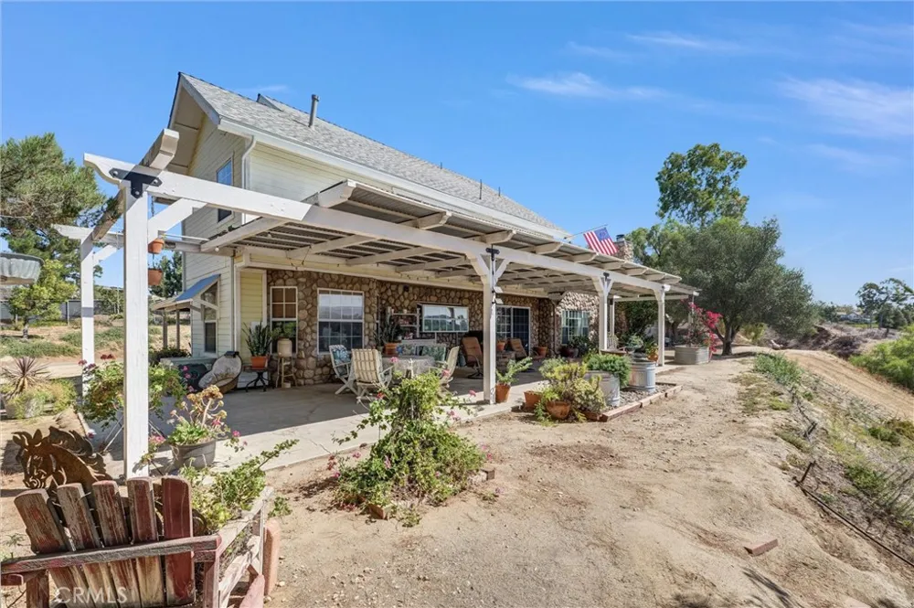 35120 Calle Nopal Temecula, CA 92592