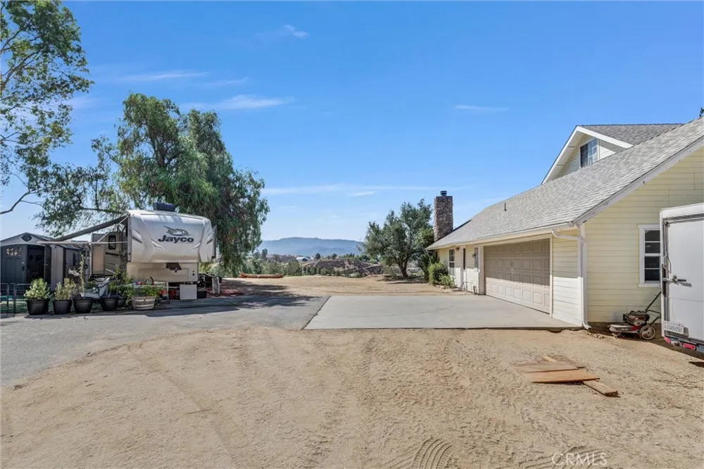 35120 Calle Nopal Temecula, CA 92592