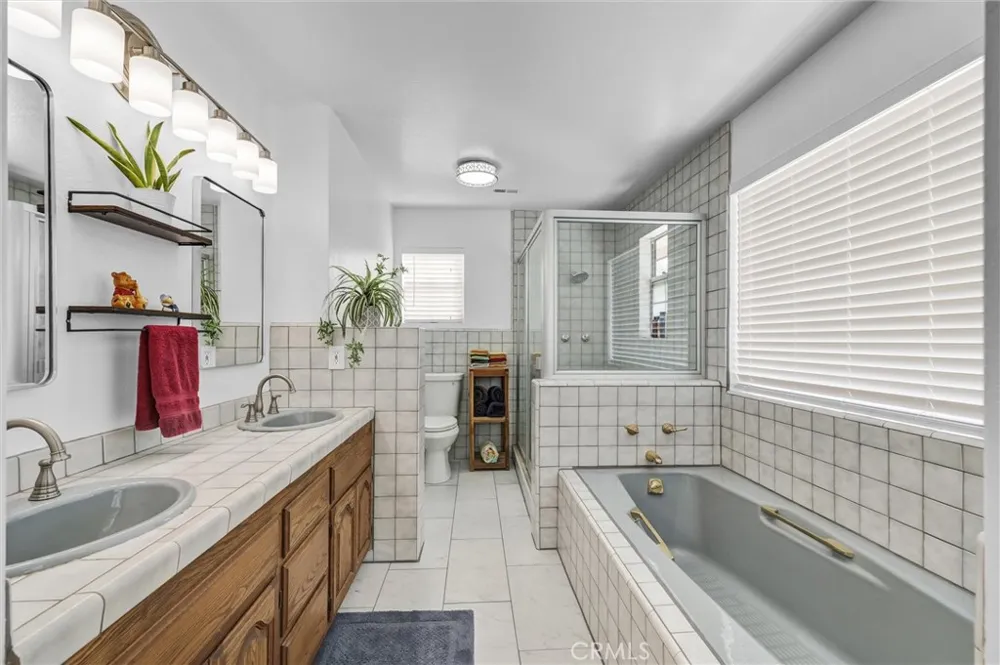 35120 Calle Nopal Temecula, CA 92592