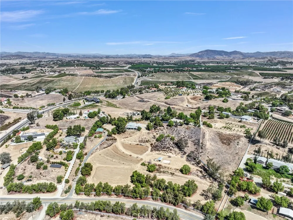 35120 Calle Nopal Temecula, CA 92592