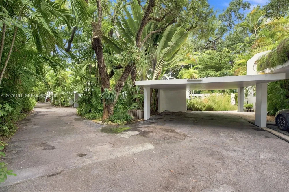 3024 Day Ave #3024 Miami, FL 33133