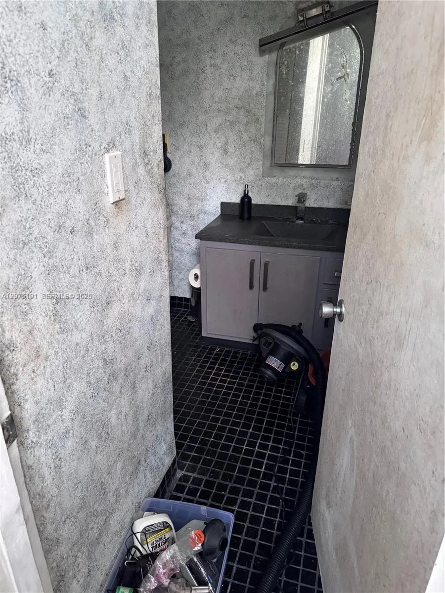 3024 Day Ave #3024 Miami, FL 33133