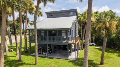 1017 Sabal Palm Drive