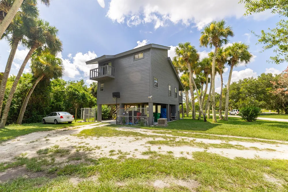 1017 Sabal Palm Drive Okeechobee, FL 34974