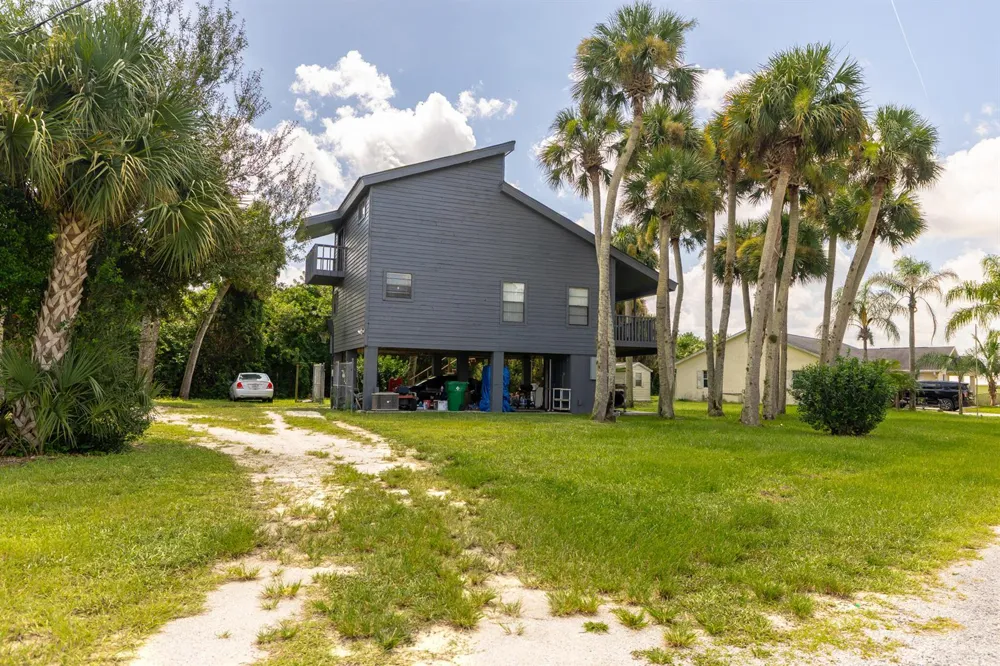 1017 Sabal Palm Drive Okeechobee, FL 34974