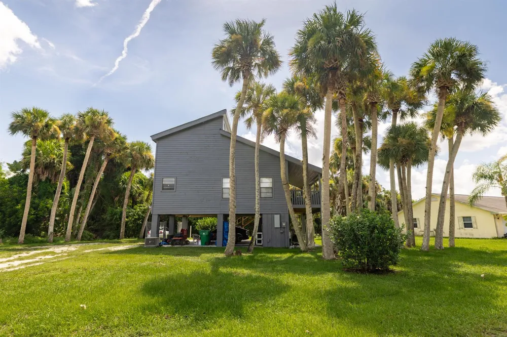 1017 Sabal Palm Drive Okeechobee, FL 34974