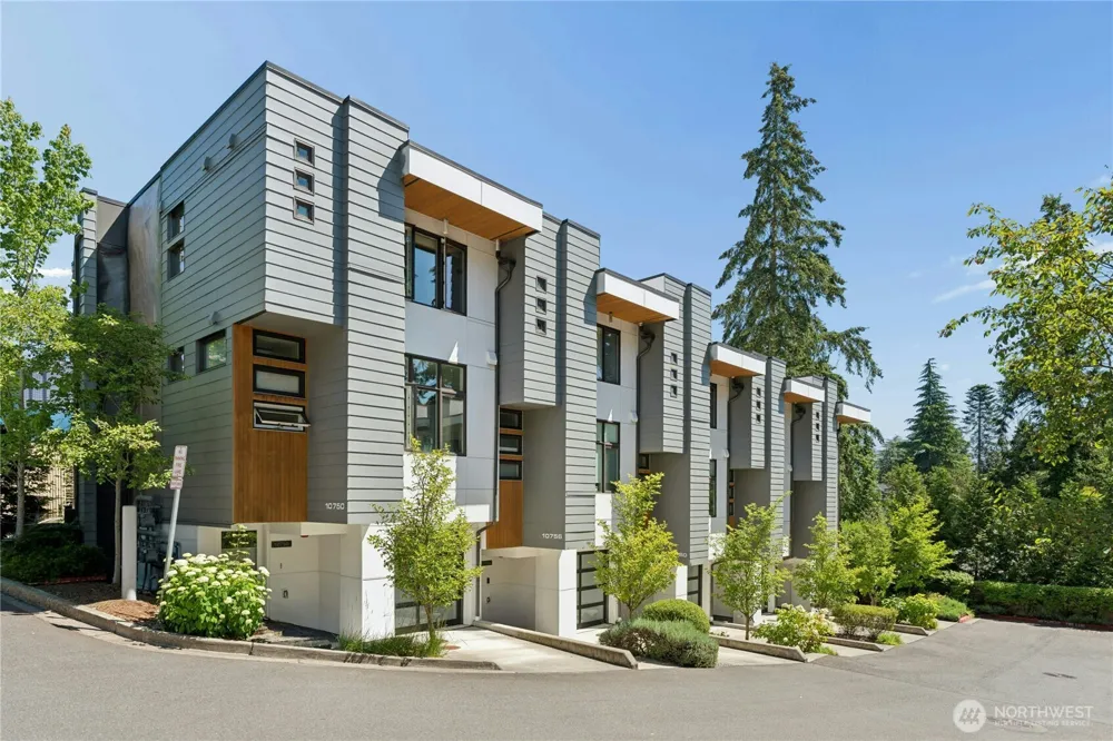 10762 SE 1st Drive #22 Bellevue, WA 98004