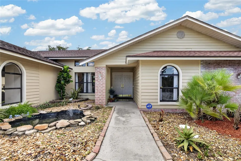 2814 HAMMOCK DRIVE Plant City, FL 33566