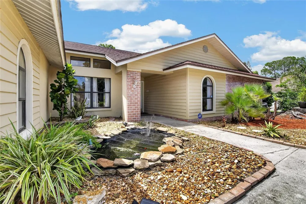 2814 HAMMOCK DRIVE Plant City, FL 33566
