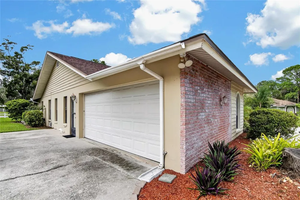 2814 HAMMOCK DRIVE Plant City, FL 33566