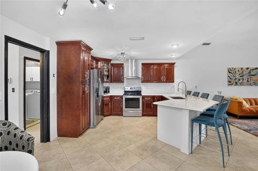 2814 HAMMOCK DRIVE Plant City, FL 33566