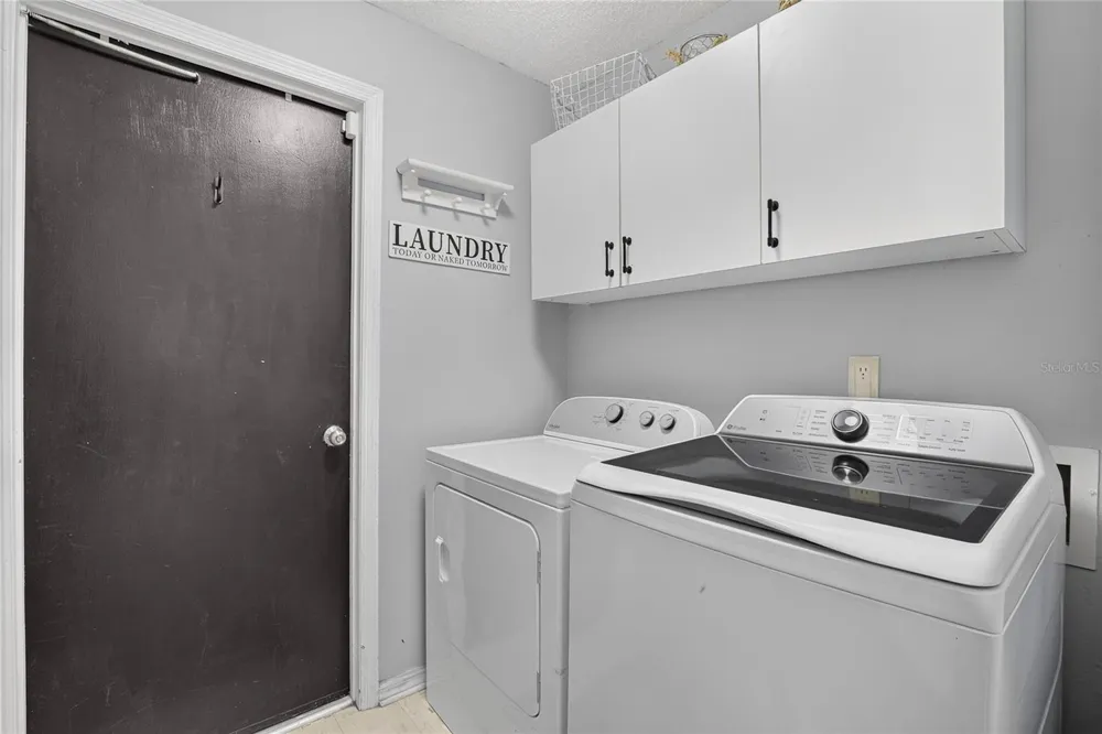 2814 HAMMOCK DRIVE Plant City, FL 33566