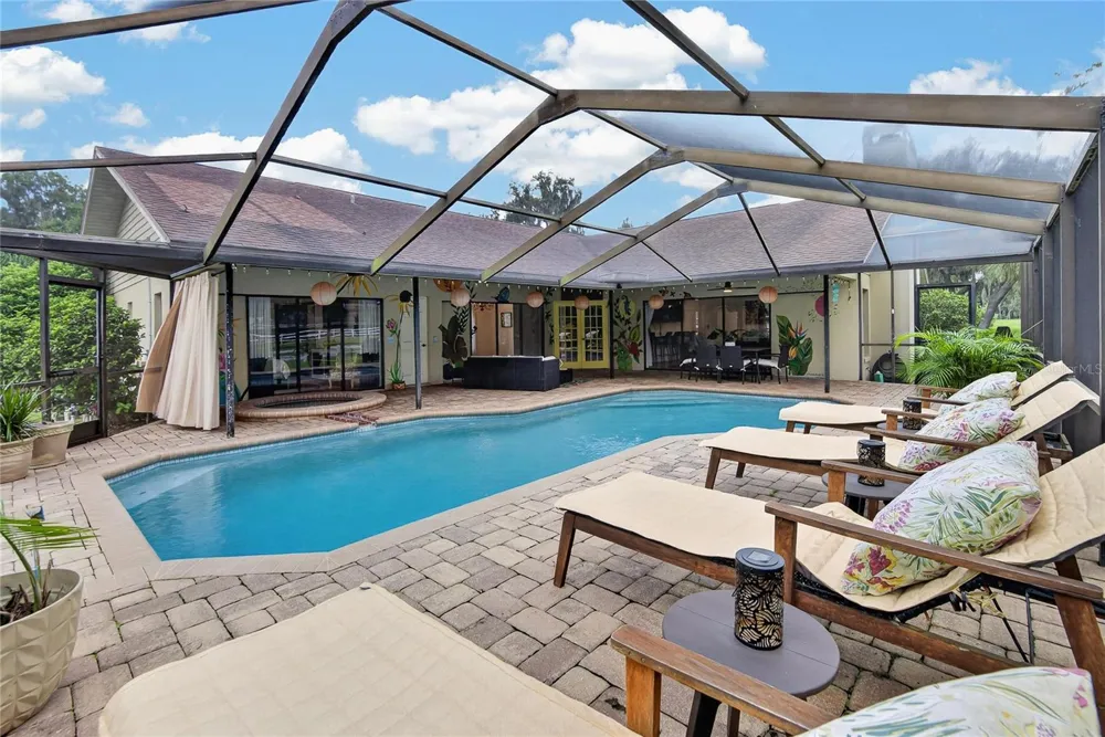 2814 HAMMOCK DRIVE Plant City, FL 33566