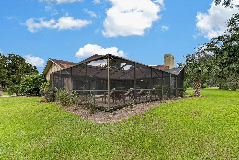 2814 HAMMOCK DRIVE Plant City, FL 33566