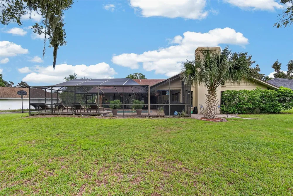 2814 HAMMOCK DRIVE Plant City, FL 33566