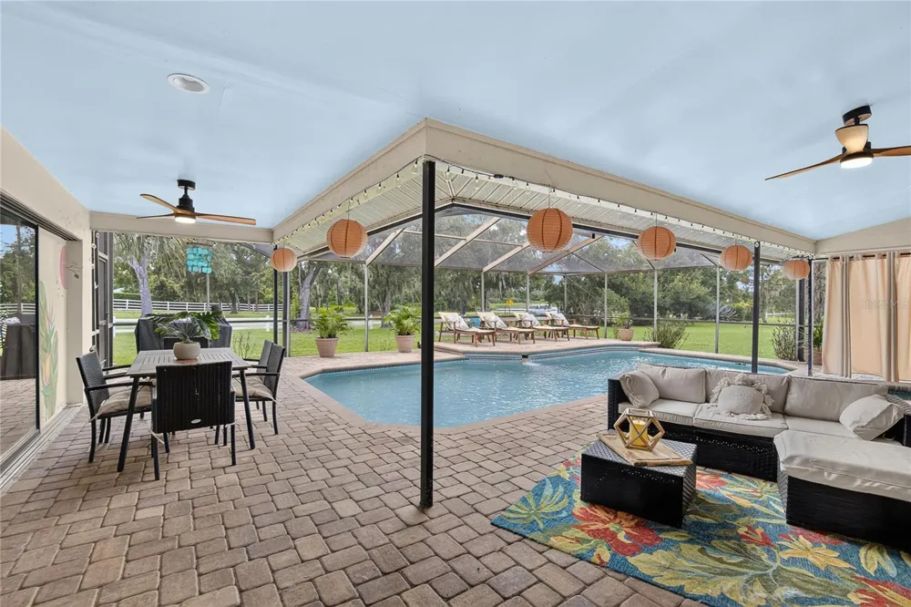 2814 HAMMOCK DRIVE Plant City, FL 33566
