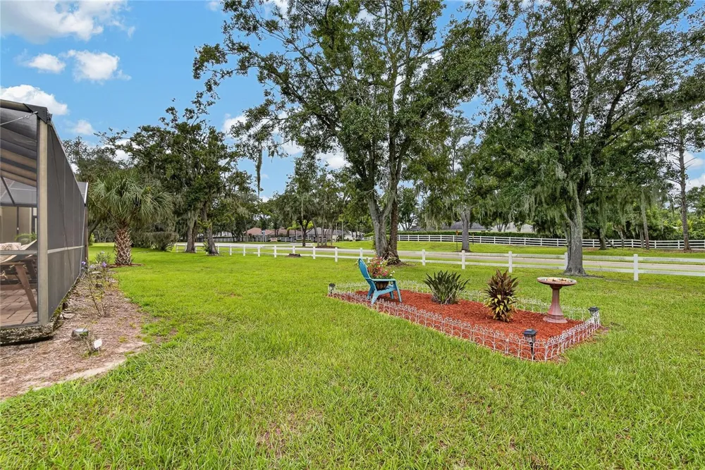 2814 HAMMOCK DRIVE Plant City, FL 33566