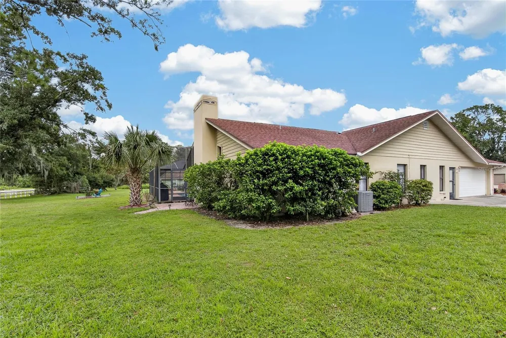 2814 HAMMOCK DRIVE Plant City, FL 33566