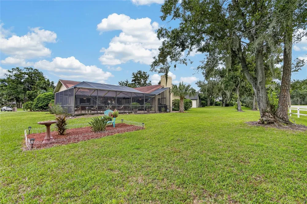 2814 HAMMOCK DRIVE Plant City, FL 33566