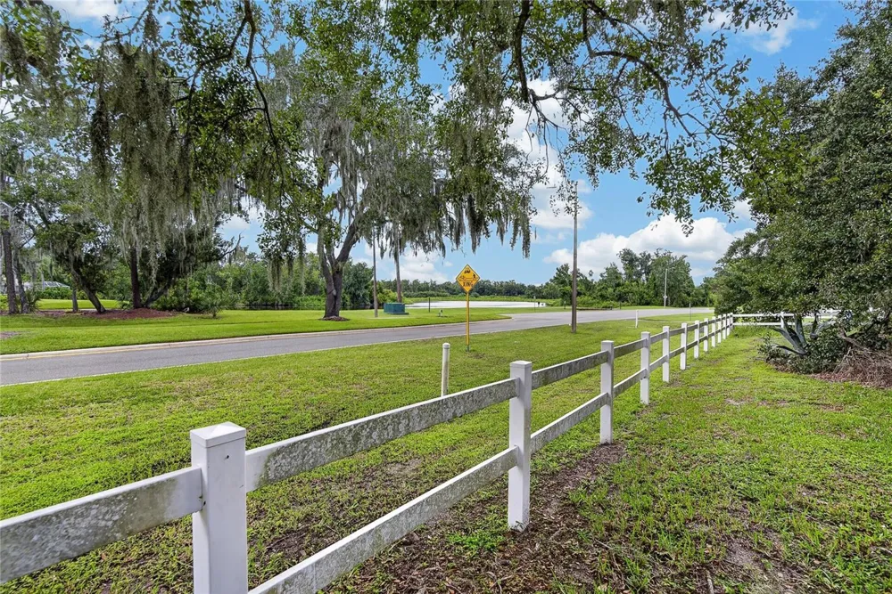 2814 HAMMOCK DRIVE Plant City, FL 33566