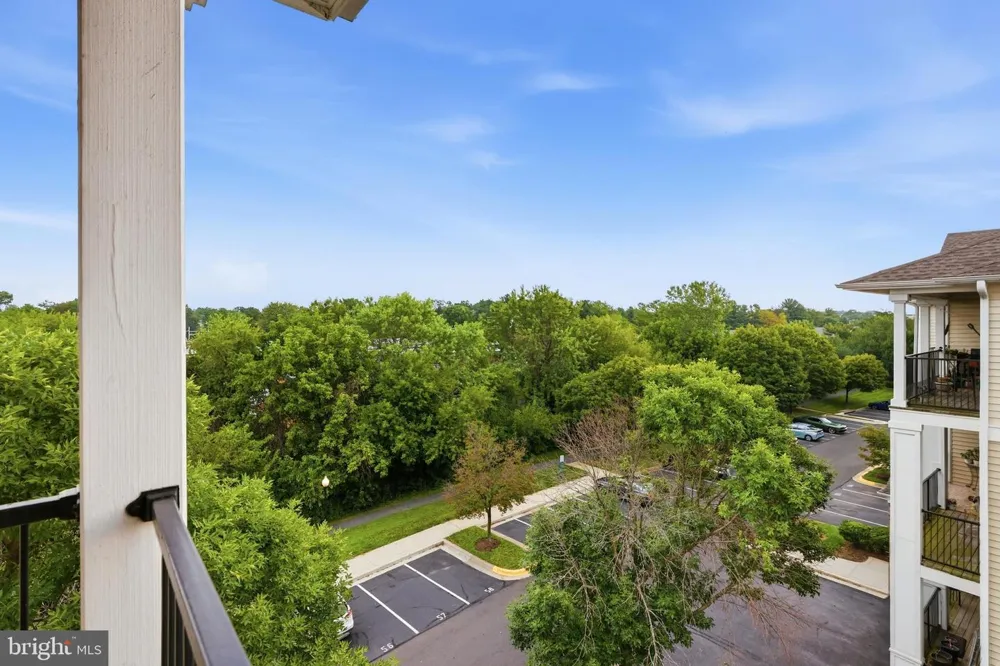 19611 GALWAY BAY CIRCLE #402 Germantown, MD 20874