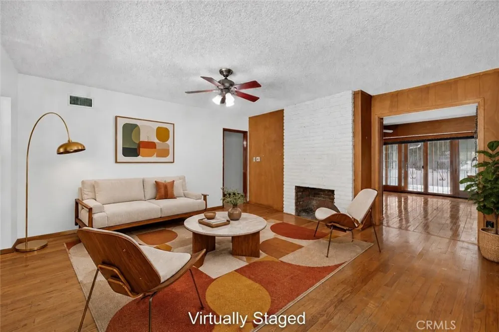 7238 Balcom Avenue Reseda, CA 91335