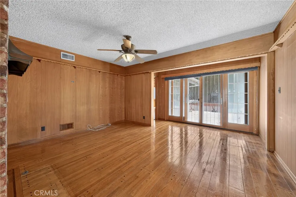 7238 Balcom Avenue Reseda, CA 91335
