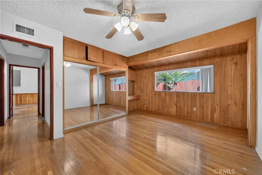 7238 Balcom Avenue Reseda, CA 91335