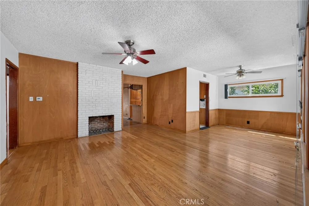 7238 Balcom Avenue Reseda, CA 91335