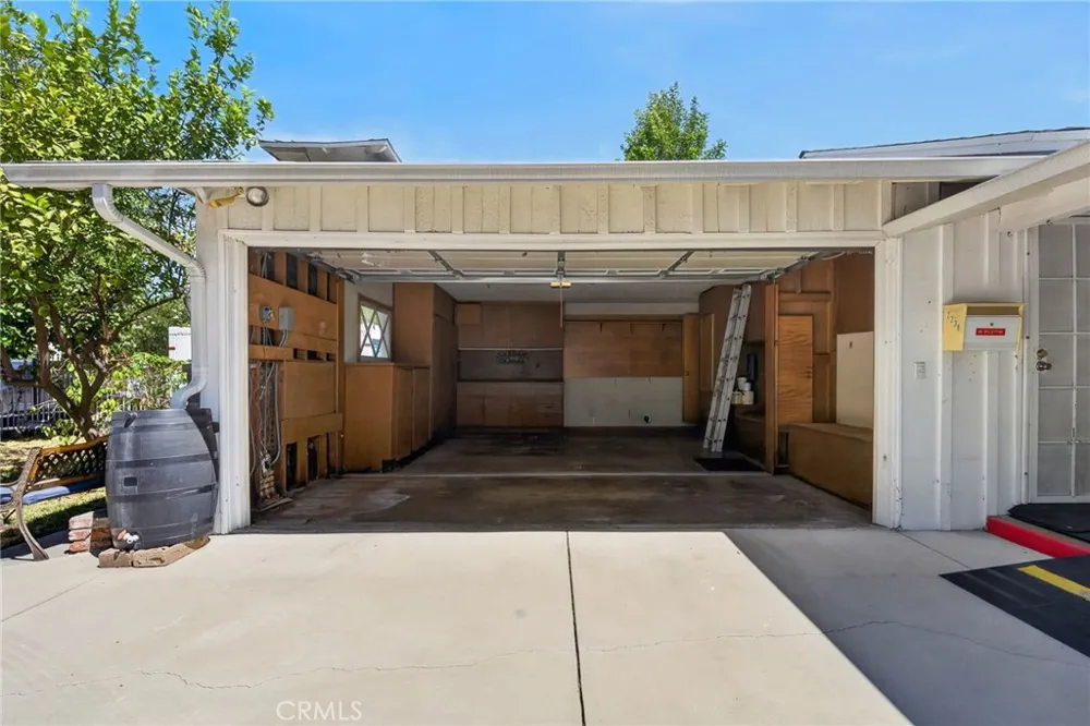 7238 Balcom Avenue Reseda, CA 91335