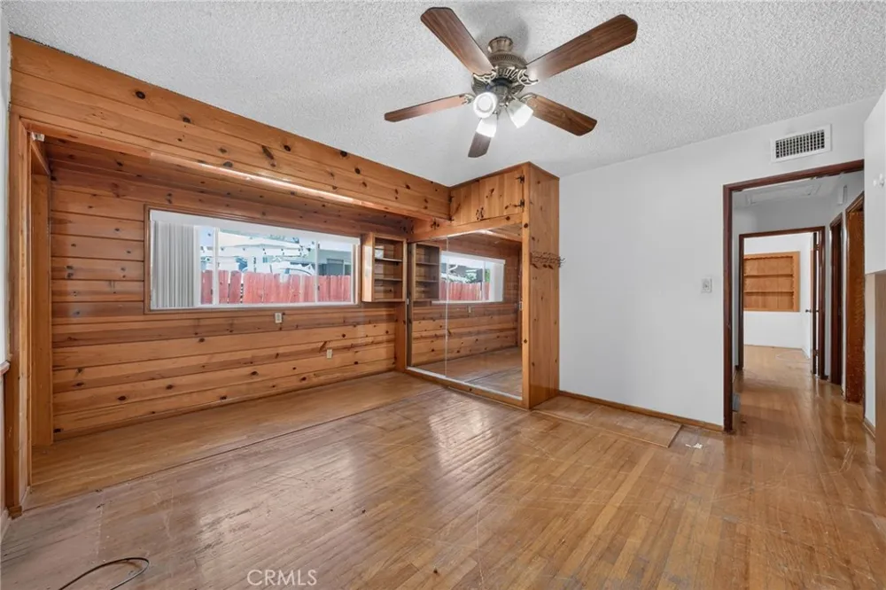 7238 Balcom Avenue Reseda, CA 91335