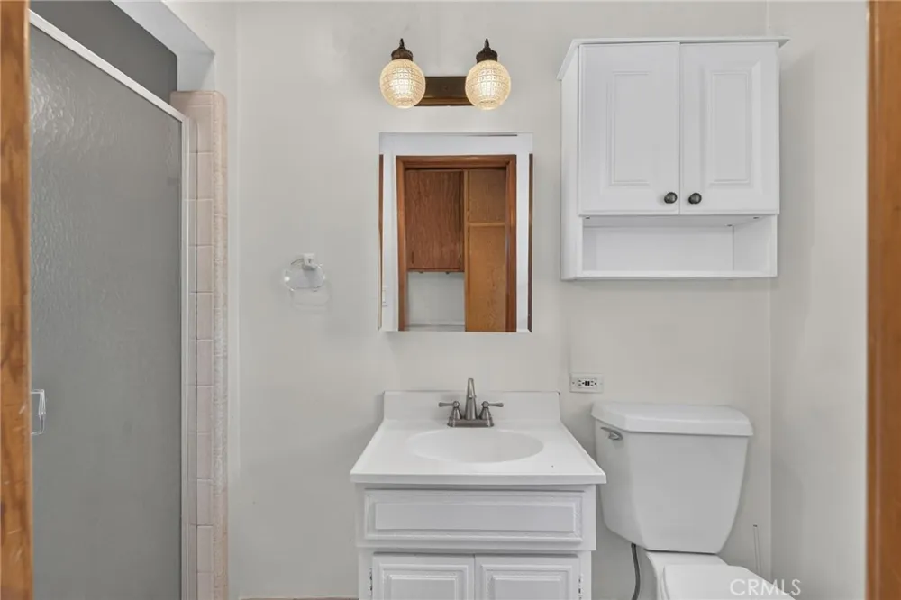 7238 Balcom Avenue Reseda, CA 91335