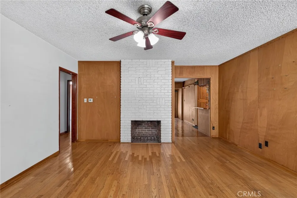 7238 Balcom Avenue Reseda, CA 91335