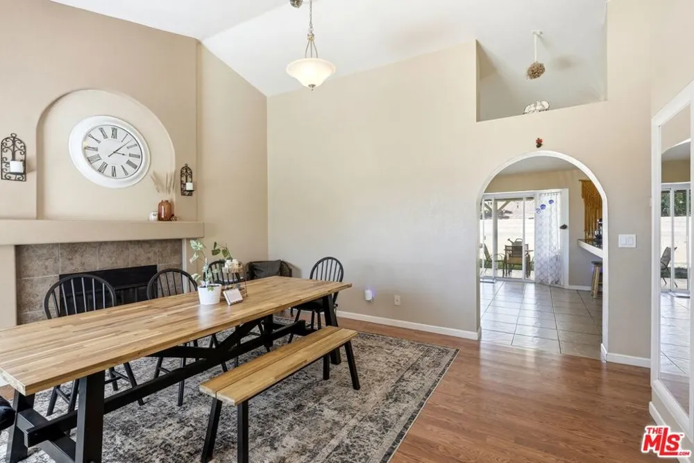 42954 Fanchon Avenue Lancaster, CA 93536
