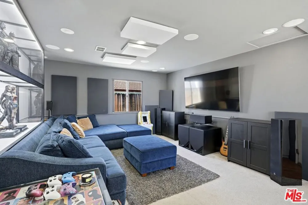42954 Fanchon Avenue Lancaster, CA 93536