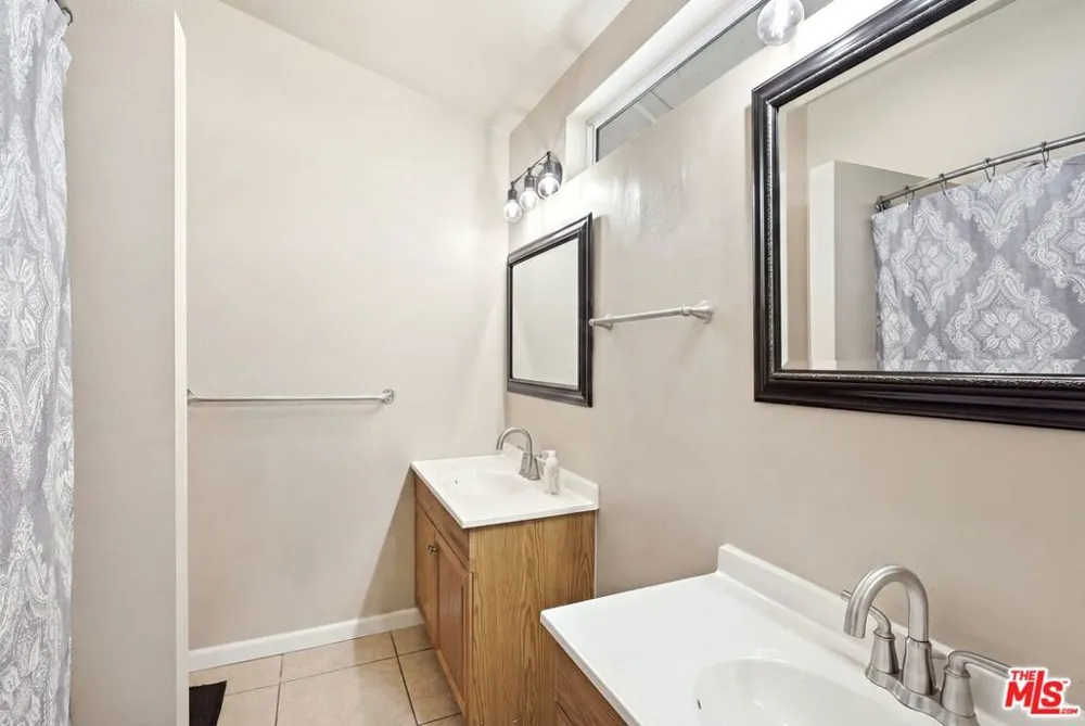 42954 Fanchon Avenue Lancaster, CA 93536