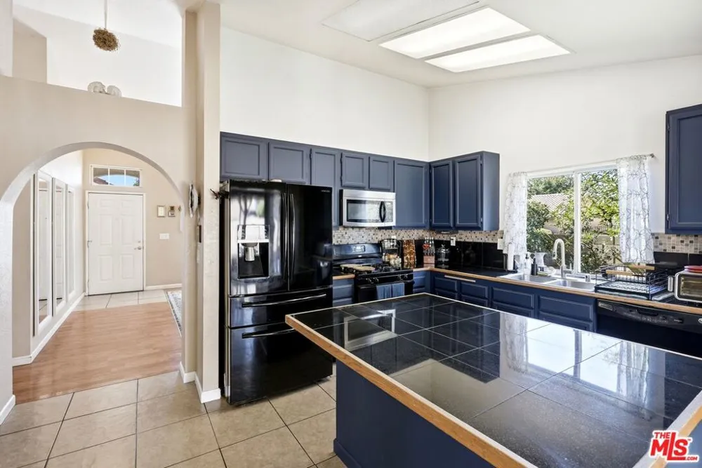 42954 Fanchon Avenue Lancaster, CA 93536