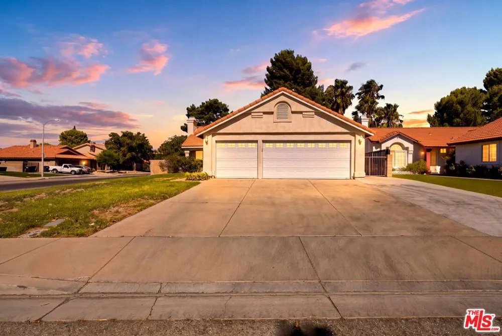 42954 Fanchon Avenue Lancaster, CA 93536