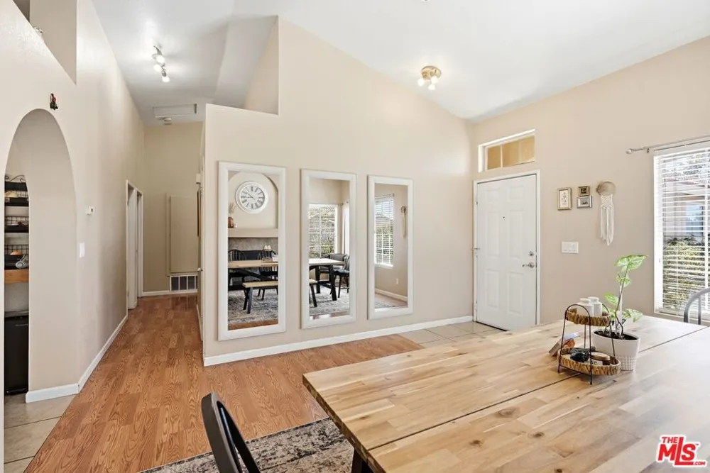 42954 Fanchon Avenue Lancaster, CA 93536