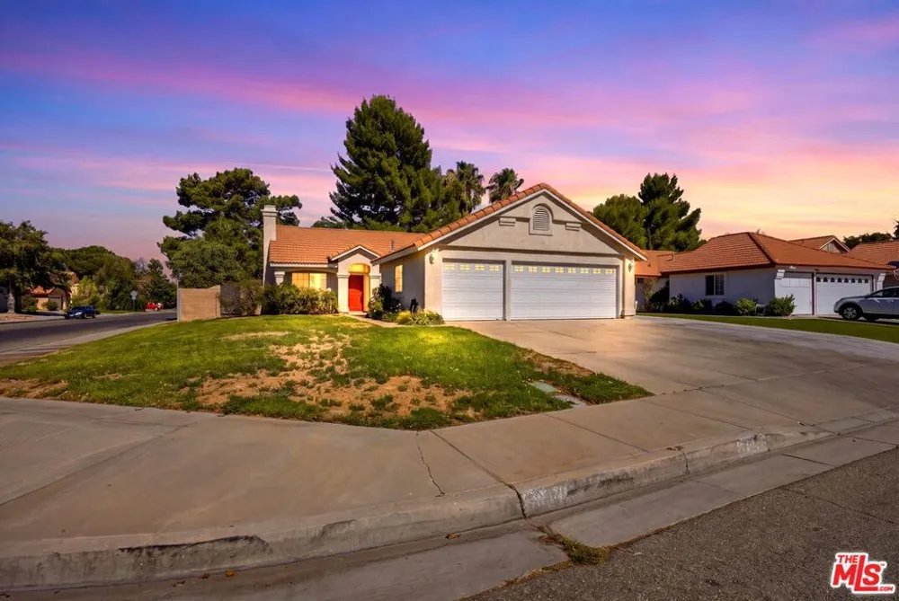 42954 Fanchon Avenue Lancaster, CA 93536