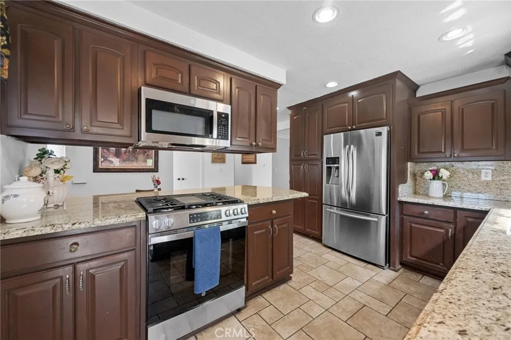1001 Highland Court Upland, CA 91786