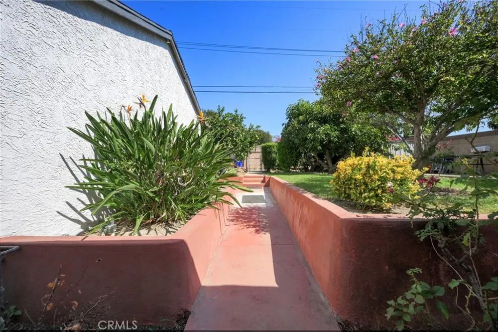 1001 Highland Court Upland, CA 91786