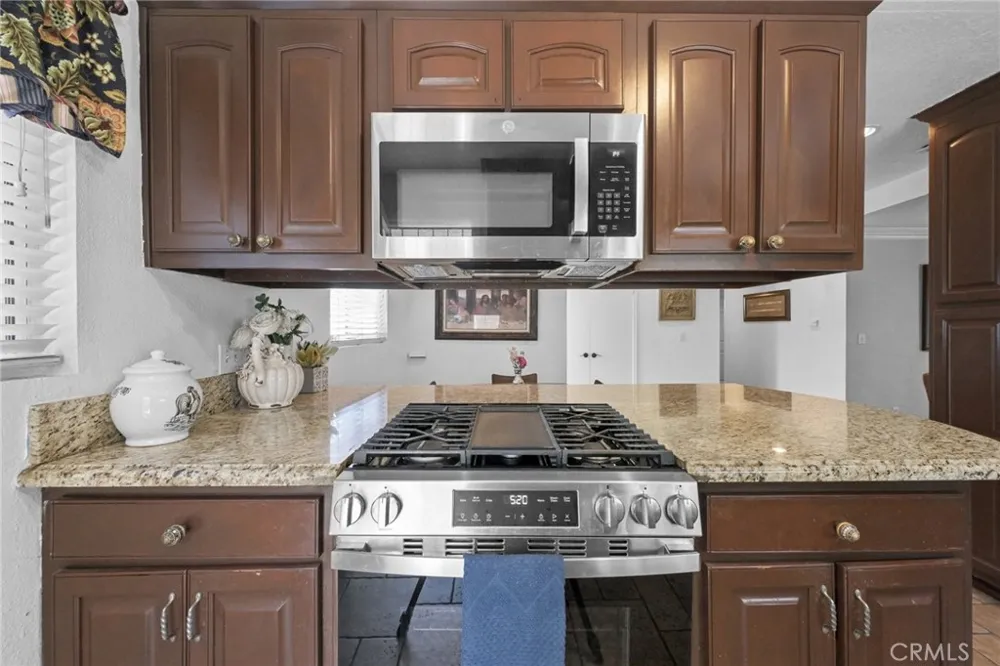 1001 Highland Court Upland, CA 91786