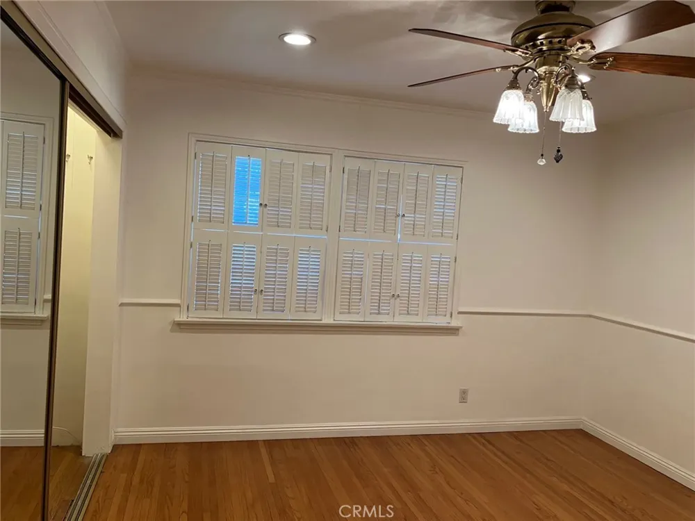 1531 Hillside Glendale, CA 91208