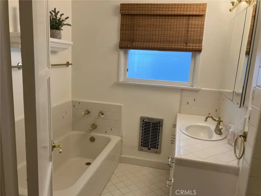 1531 Hillside Glendale, CA 91208