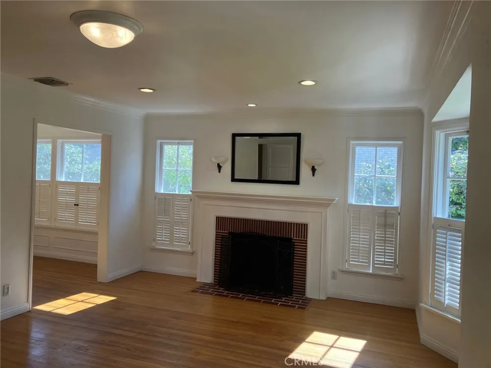 1531 Hillside Glendale, CA 91208