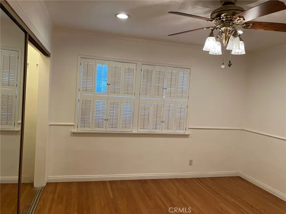 1531 Hillside Glendale, CA 91208