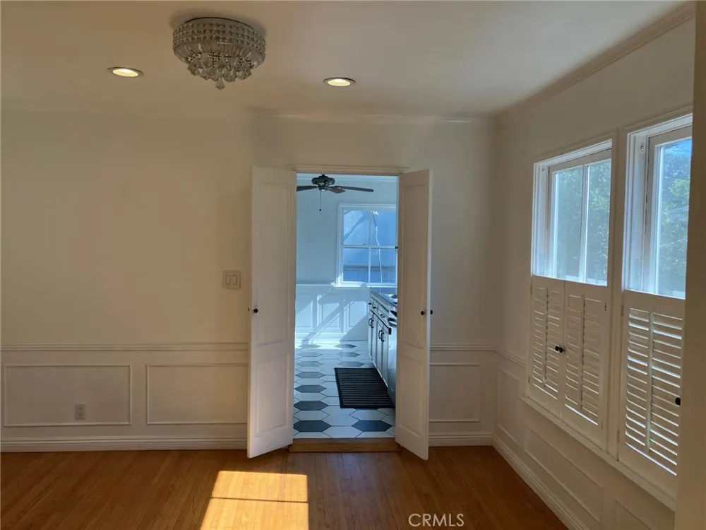 1531 Hillside Glendale, CA 91208
